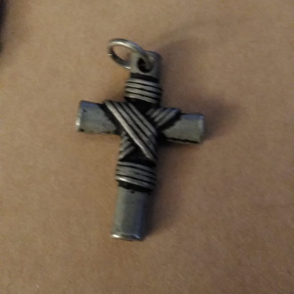 Cross pendant - Picture 1 of 1